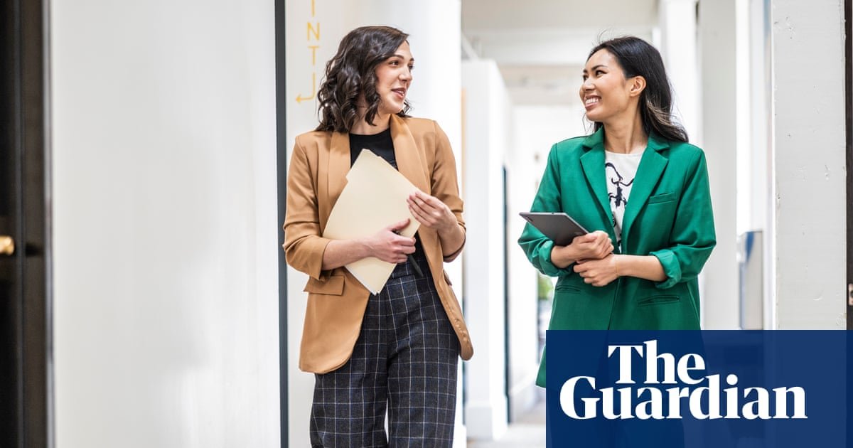 A podcast discussion on Alzheimer’s drug effectiveness and El Niño insights.