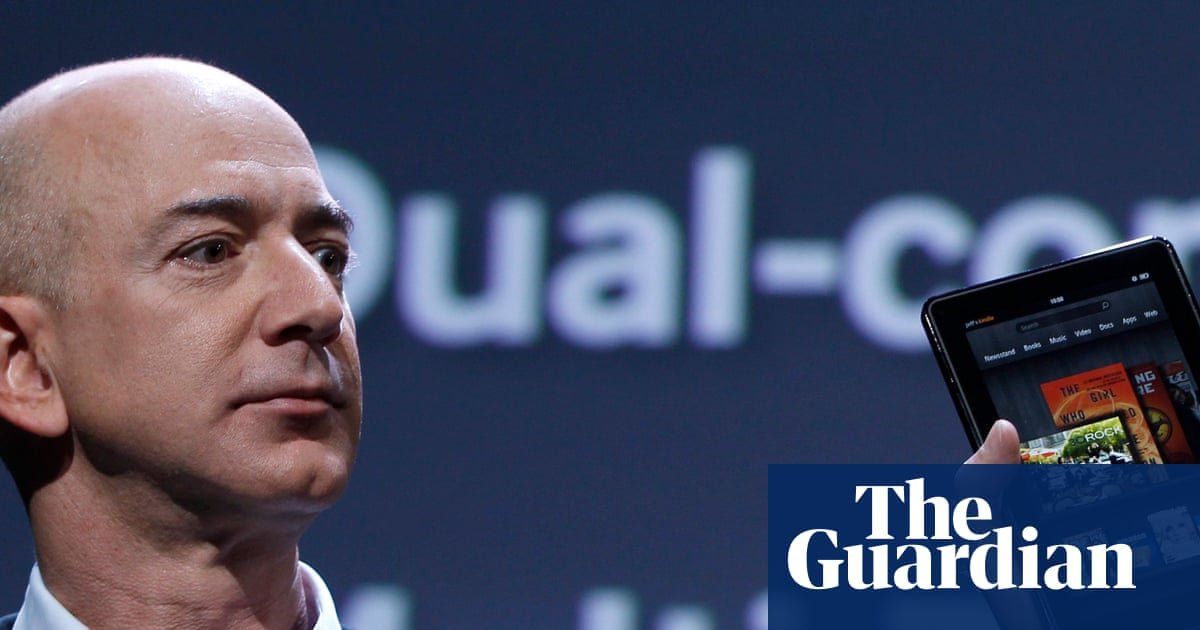 Amazon Kindle e-readers with a warning about upcoming shutdown