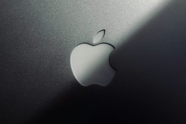 Apple’s Luxury Transformation: Smartphone Review of a Commodity Redefined