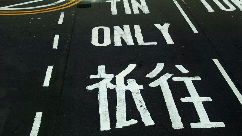 A comparison of tech products with a focus on ChatGPT and expert reviews.