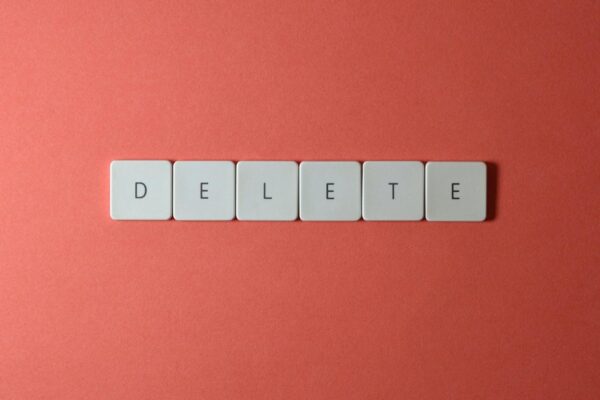 Apple iOS update announcement regarding FBI deleted message bug fix