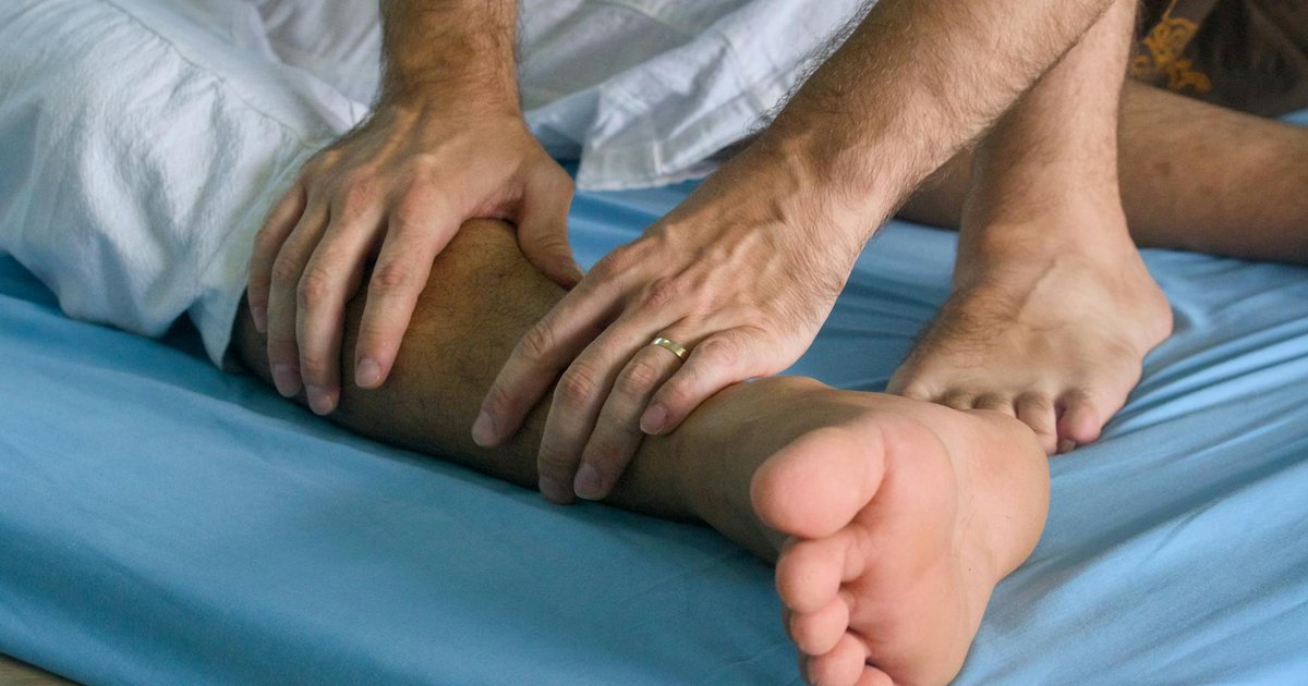 Graph showing the potential impact of Iranian oil flow on U.S. economy and global prices.