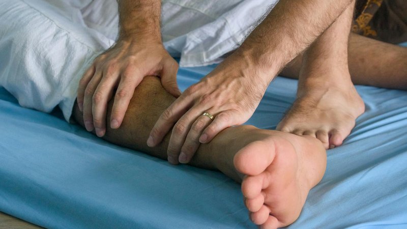 Graph showing the potential impact of Iranian oil flow on U.S. economy and global prices.