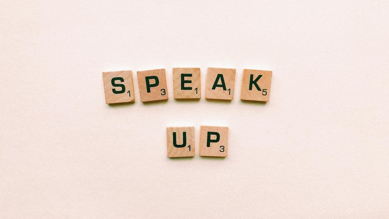 Illustration of Bitcoin and geopolitical themes related to Israel's crypto seizure