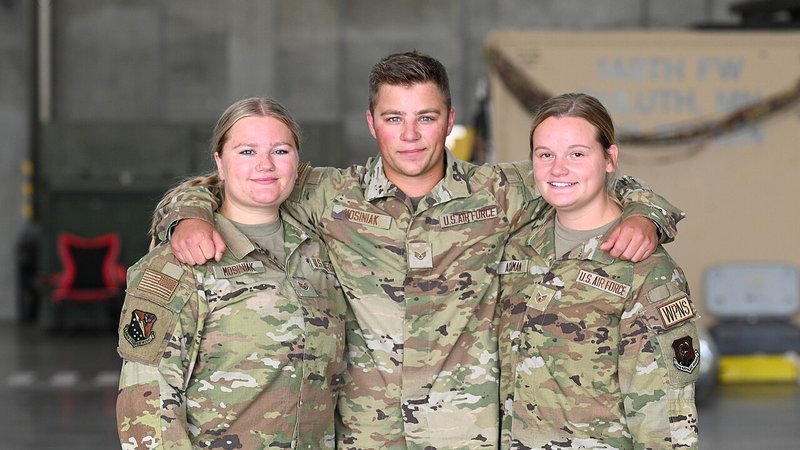 Lara Trump speaking at event — Trending