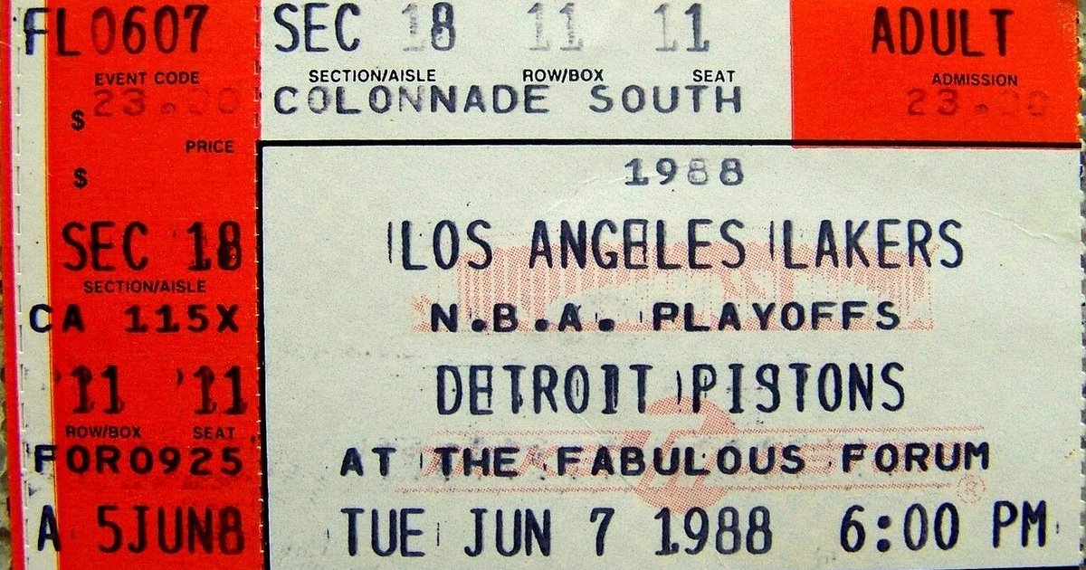 Orlando Magic and Detroit Pistons players competing in Game 2 of the NBA playoffs