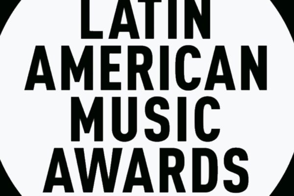 Ozuna featuring Dany Ome and Kevincito El 13 in the music video for 'Paciente'