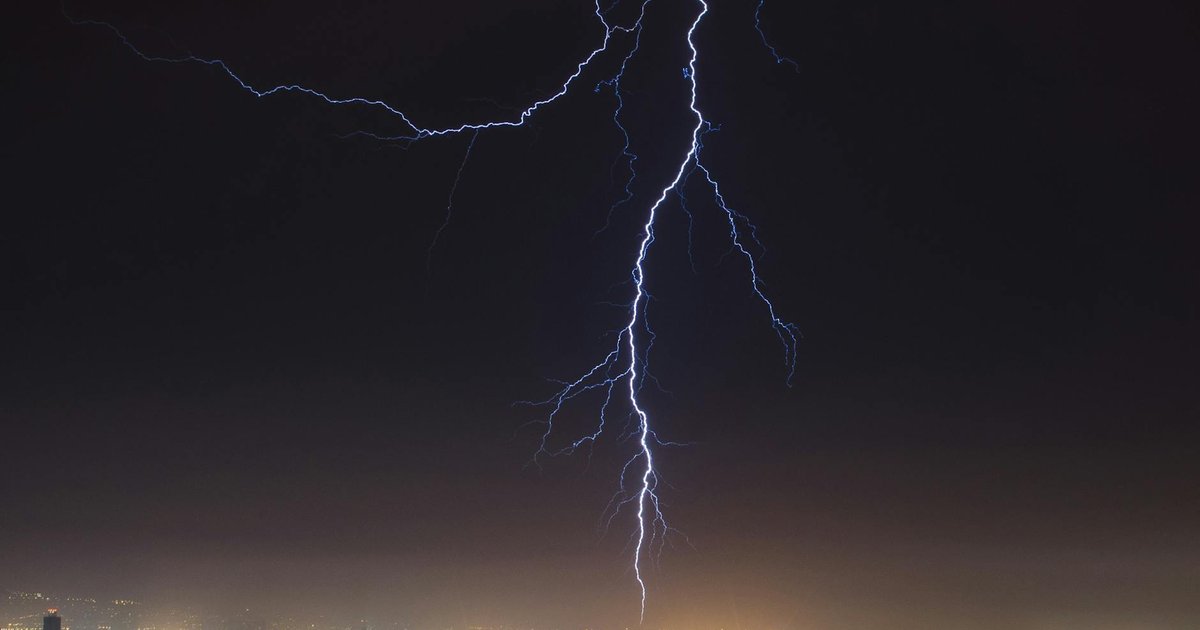 Phoenix Suns and Oklahoma City Thunder players in action during Game 2 of the NBA playoffs.