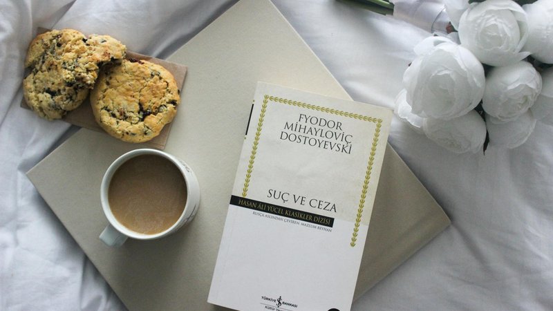 A graph showing rising mortgage rates and their impact on personal finances.