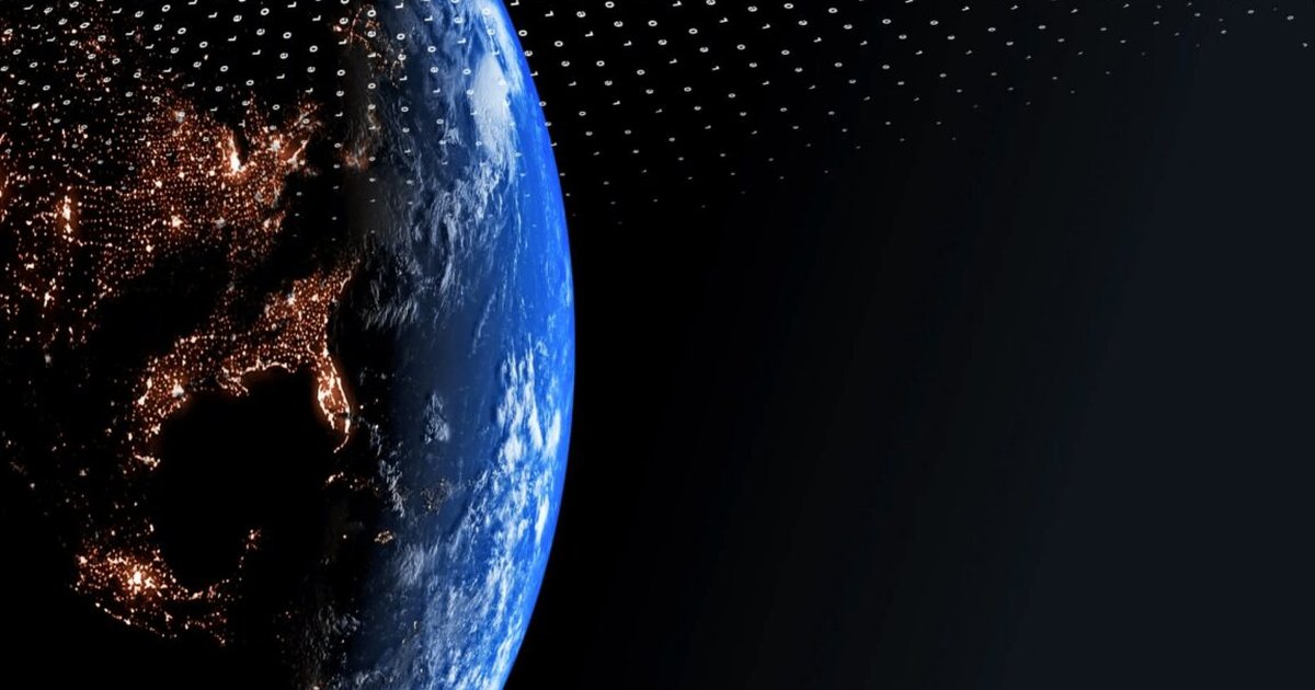 Illustration of SpaceX and Amazon satellites in orbit highlighting altitude differences