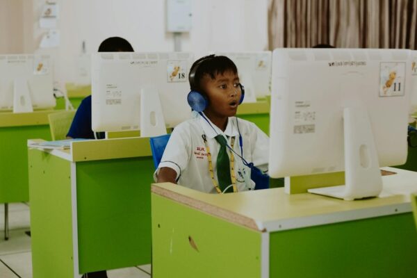 Screen-Free Schools Are Redefining Edtech — Who Benefits Most?