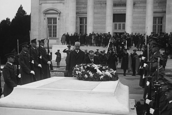 U.S. Soldier Bet on Maduro’s Fall: The Trending Scandal Exposed