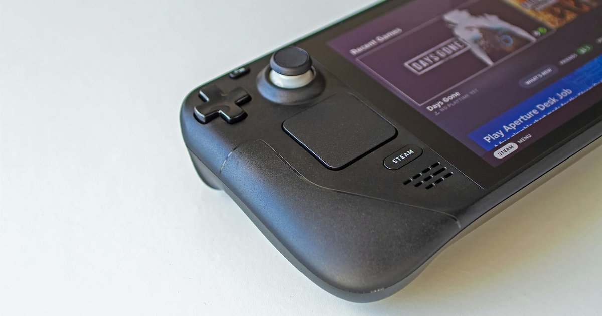 Valve's Steam Deck showcasing gaming performance tools and ratings