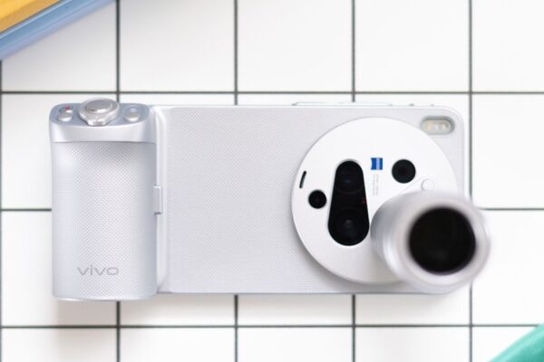 Telephoto Lenses Could Transform Phone Photography—Are Laptops Next?