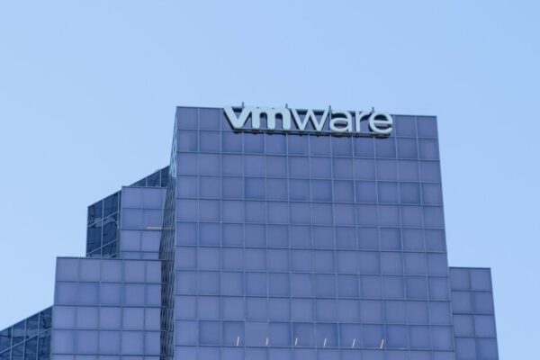 VMware Migrations Surge: Negative Views on Broadcom Drive Software Shift
